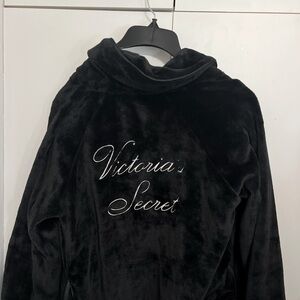 Victoria’s secret super cozy black belted robe